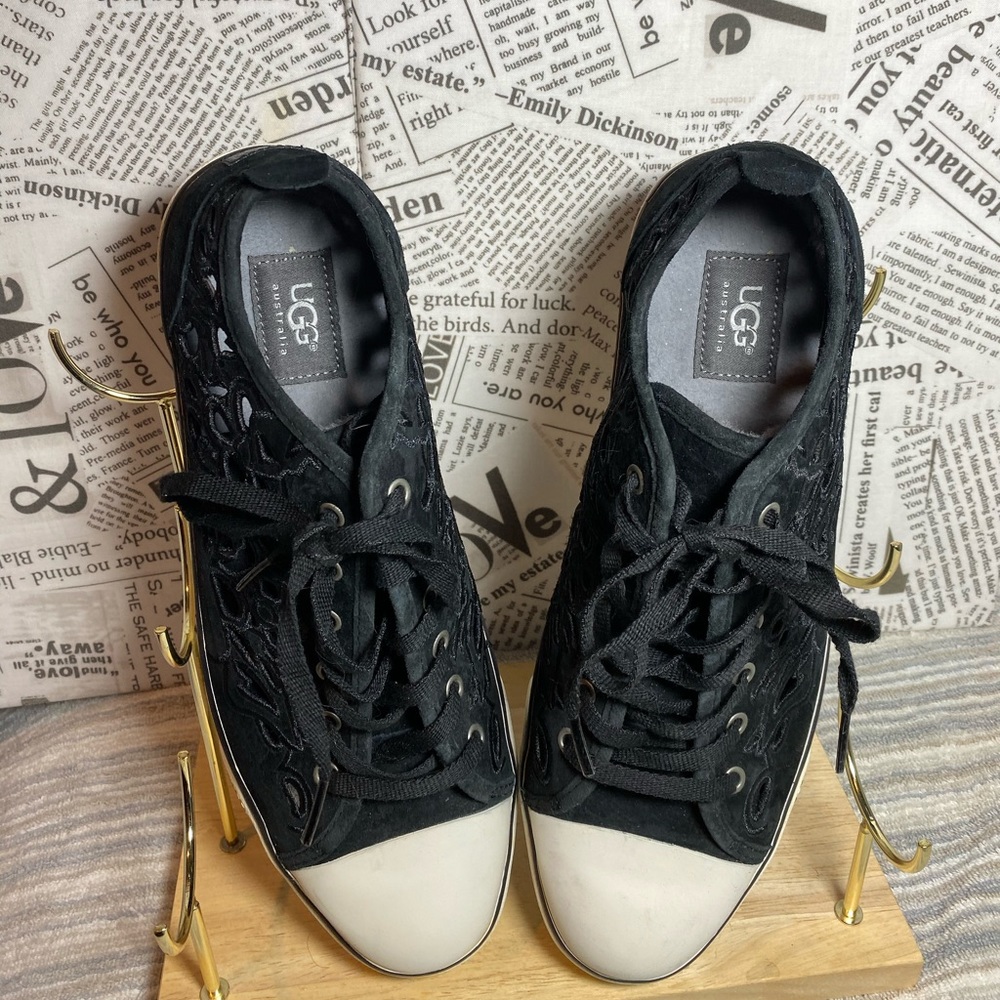 NWOT UGG Beautifully Scalloped Black & White Sneakers in Size 11